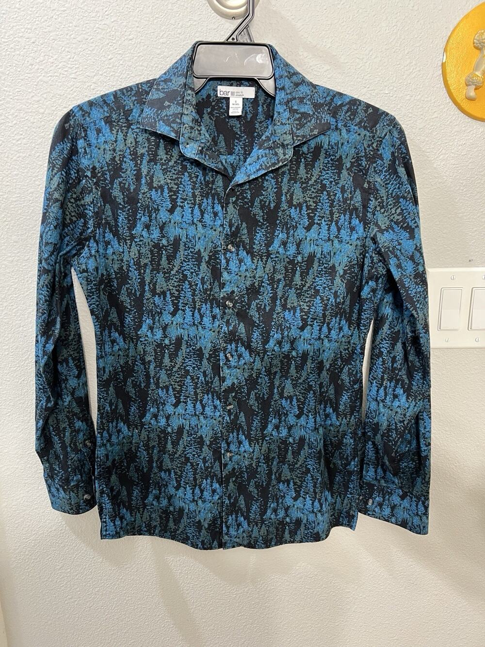 Bar III Slim Fit Stretch Shirt Mens Small Blue Forest Print Organic Cotton